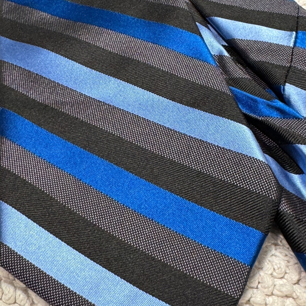 Express Tie Blue Black Diagonal Stripe 100% Silk Casual Old Money Necktie Casual - Picture 2 of 9